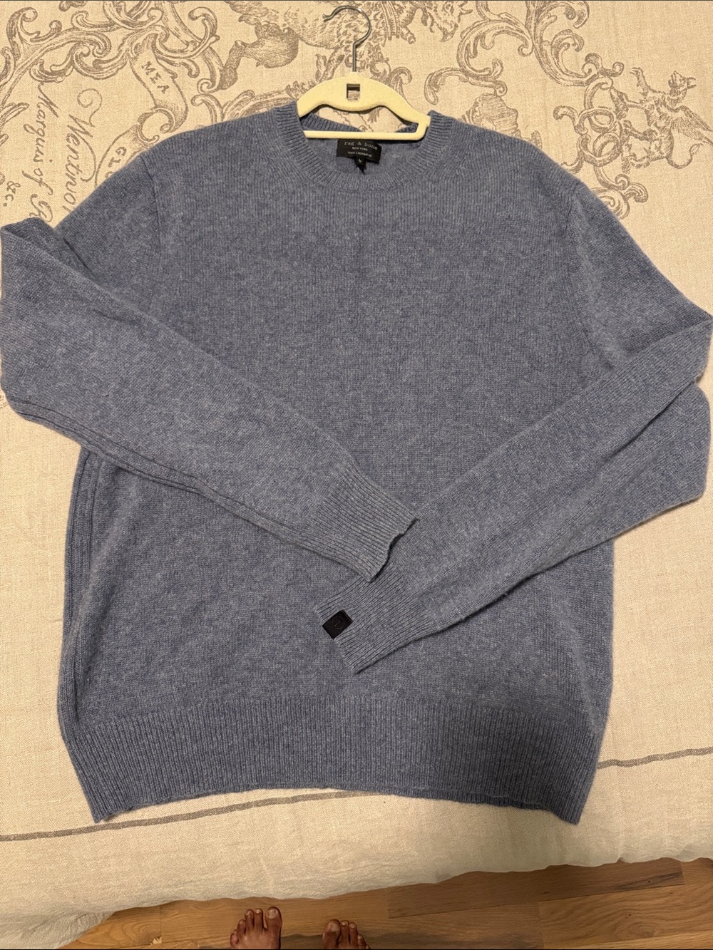 Men's Crewneck Cashmere Sweater in Periwinkle blue large